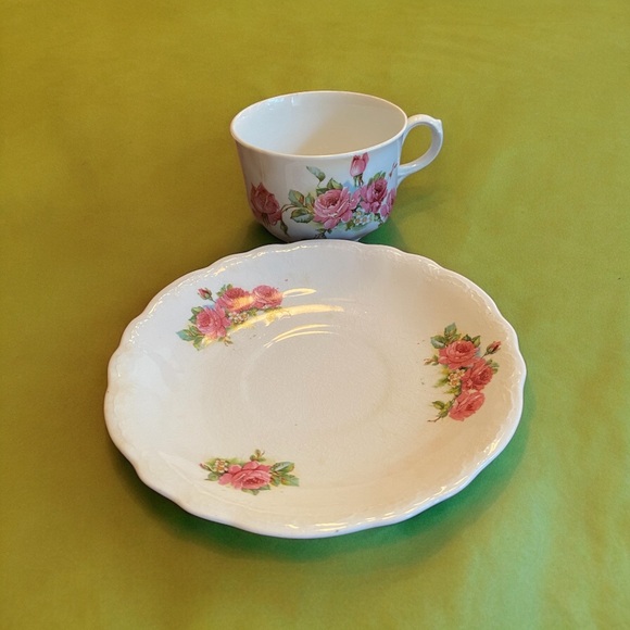 Antique Homer Laughlin Hudson teacup and saucer. - Picture 7 of 8